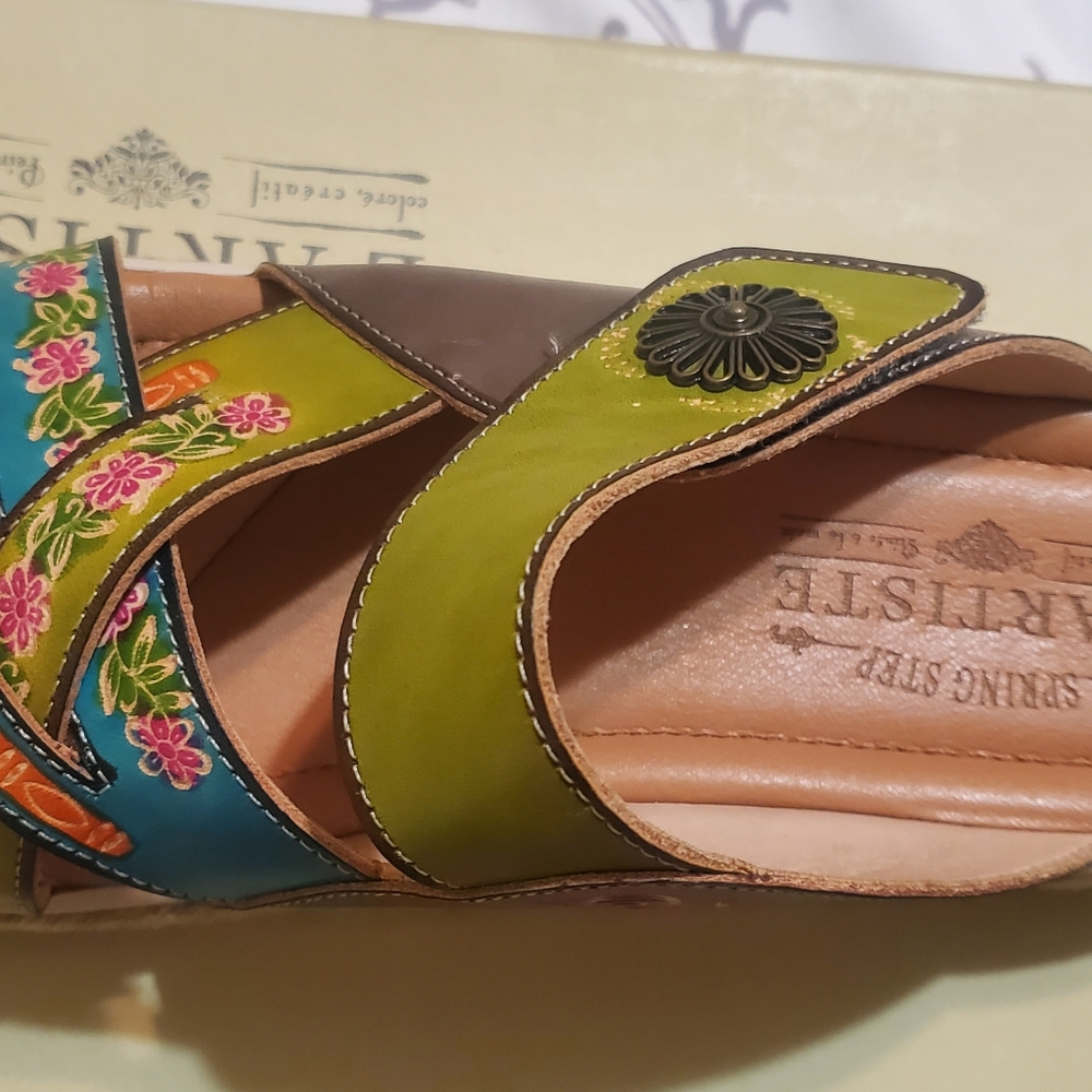sandals - Picture 4 of 5
